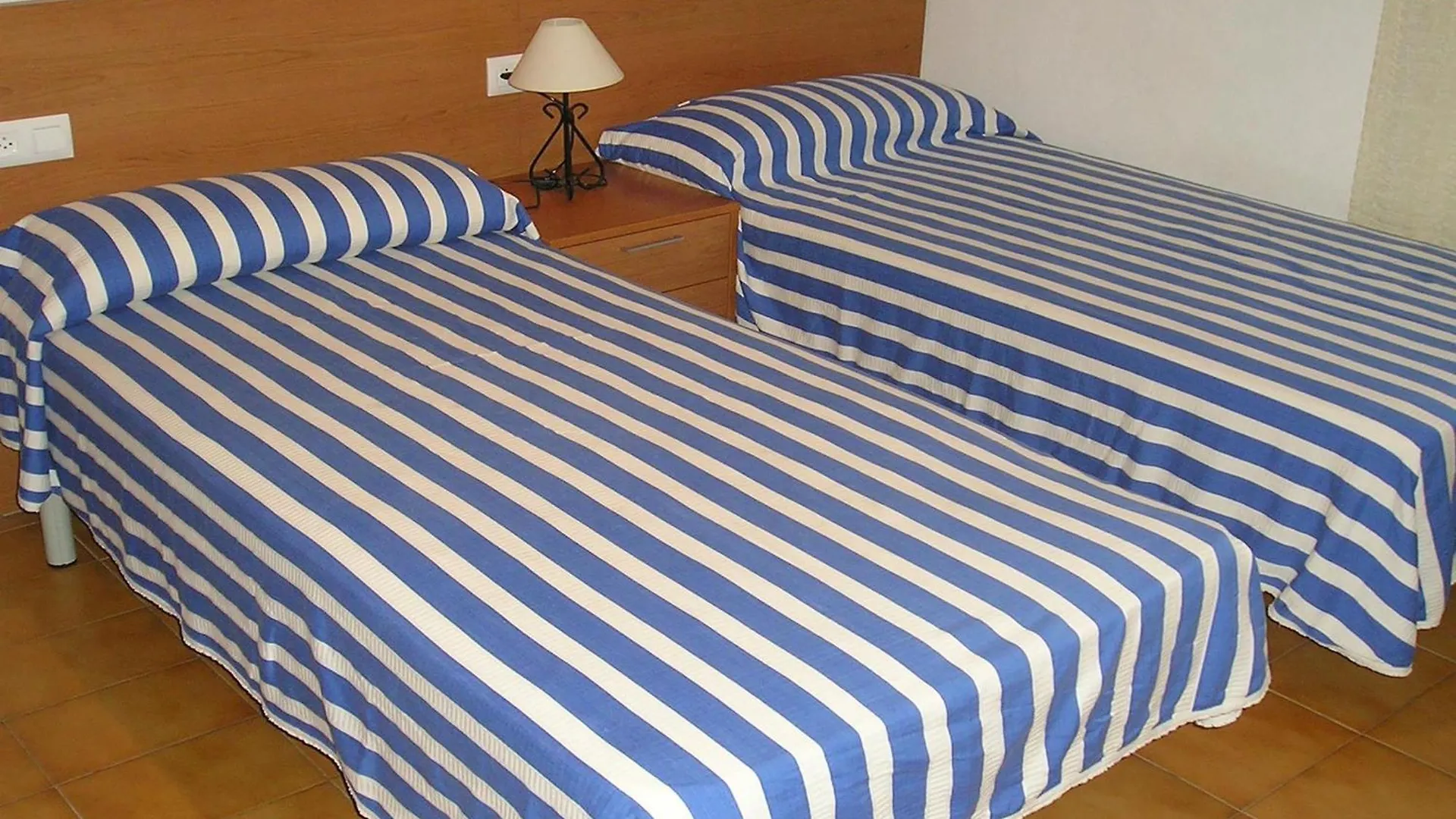 Apartamento Con Terraza Centro Del Puerto, Ideal Para Parejas - Llanca, Costa Brava - Es-170-31 Апартаменты
